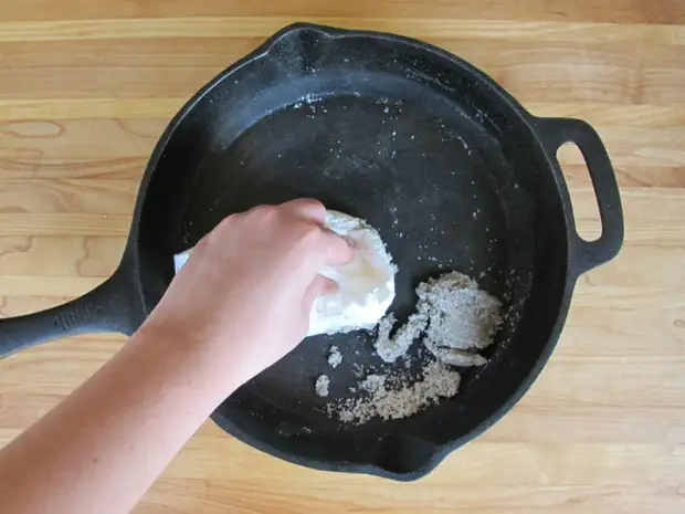 Cleaning piggy pan from Nagara.