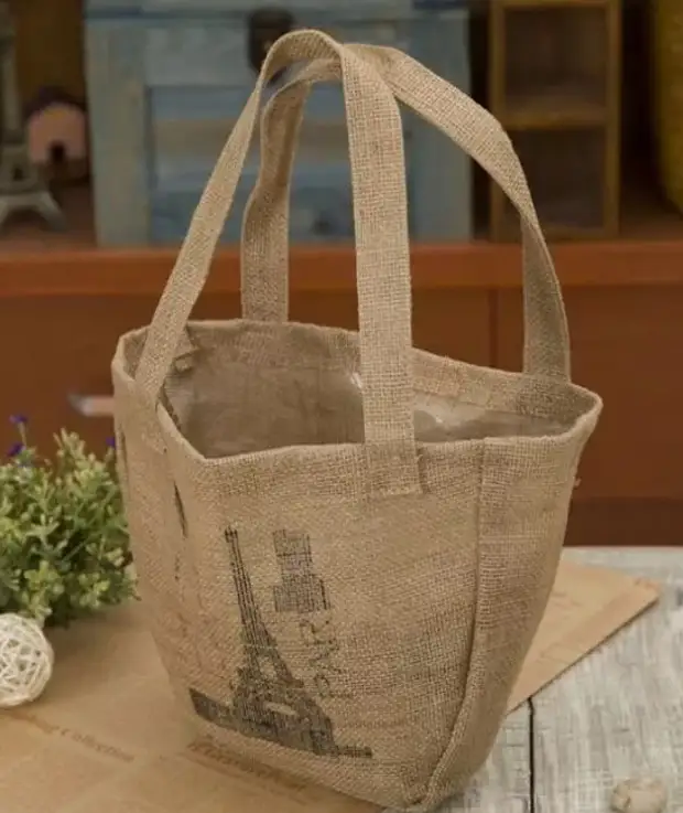 Bags of burlap ... 50 ideas! Yes, what else ...