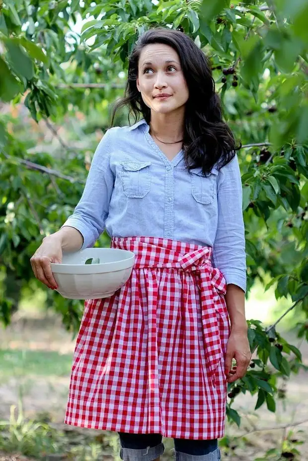 패턴이없는 넓은 벨트가있는 앞치마 : 마스터 클래스