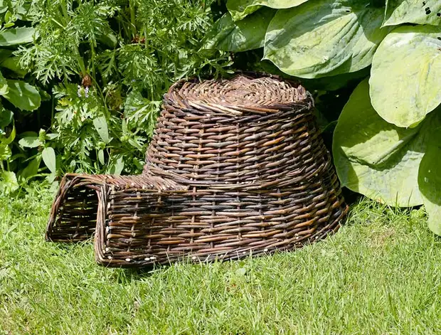 Faʻapefea ona fausia se fale mo se hedgehog: 16 manatu mo se faʻatoaga nofoaga