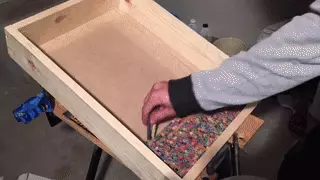 Què es pot fabricar amb 1200 llapis de colors?