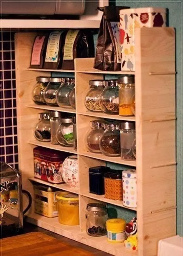 Shelves for spices do it yourself: 8 DIY ideas