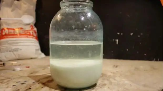 Supercles of milk with their own hands. The smaller the fat content of milk, the stronger the glue