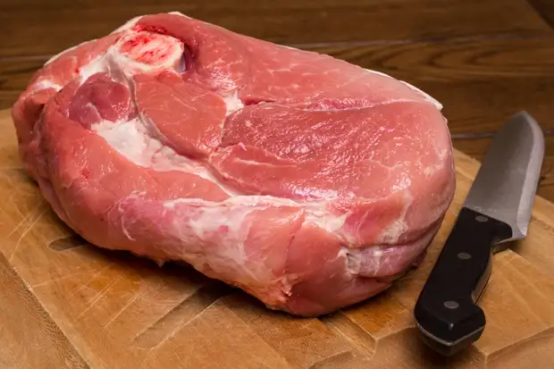 Como deliciosa carne de carne de cozinheiro em uma frigideira