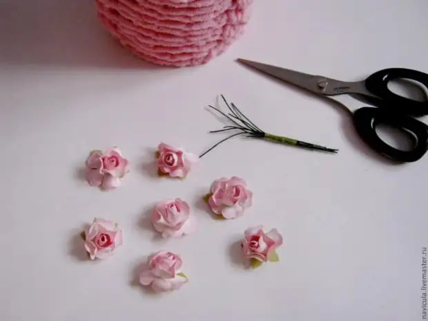 Stand pour les crochets et les rayons comme cadeau: classe de maître