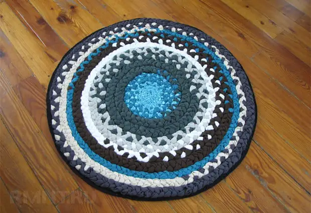 Round Mostek Rug