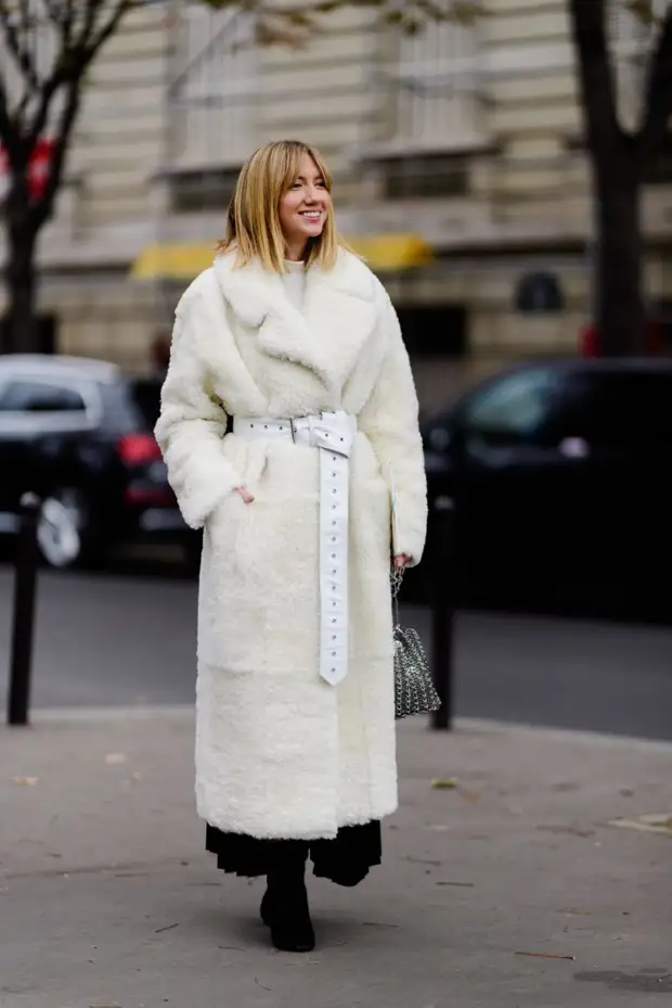 7 eenvoudige manieren om witte kleur in de winter te dragen