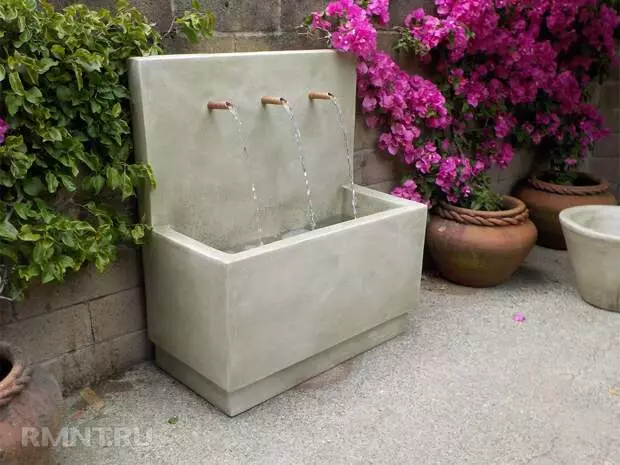 Wall fountains in landscape design