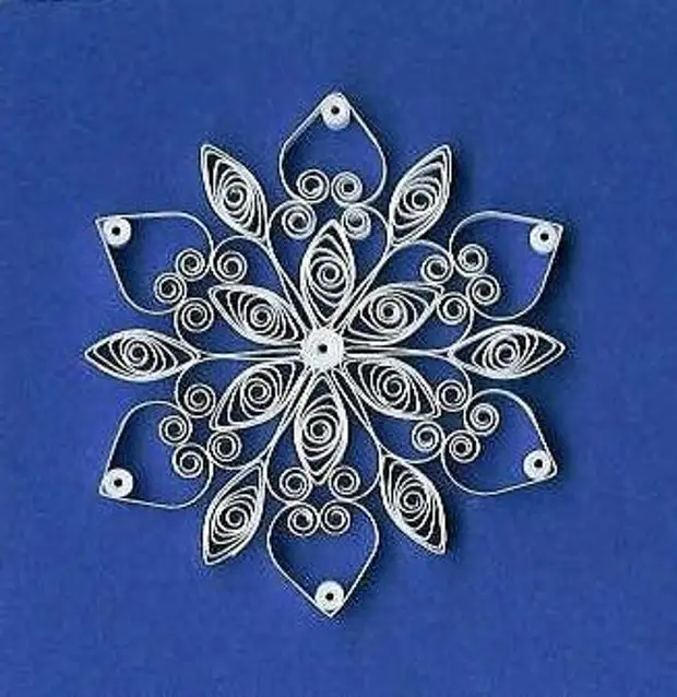 Snowflakes katika mbinu ya quilling.