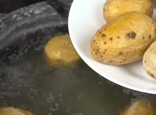 Deliciosas batatas cozidas.