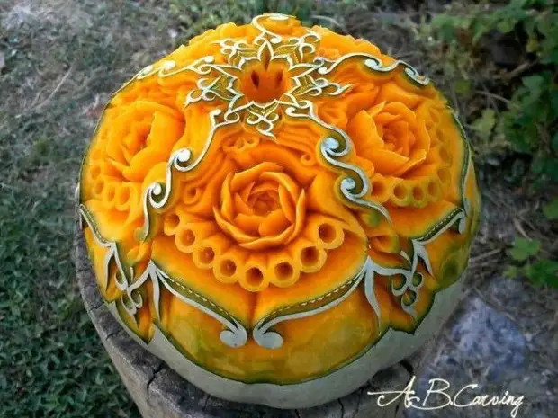 Unreal Carwing ar Pumpkin ó Angel Boraliaieva