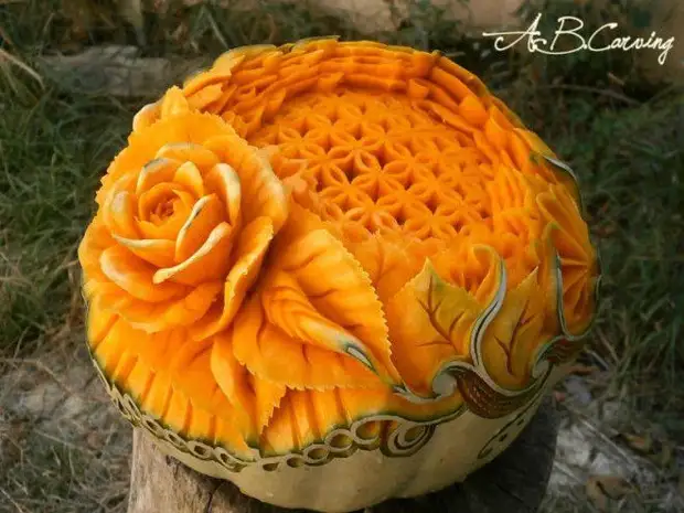 Unreal Carwing on Pumpkin from Angel Boralieva