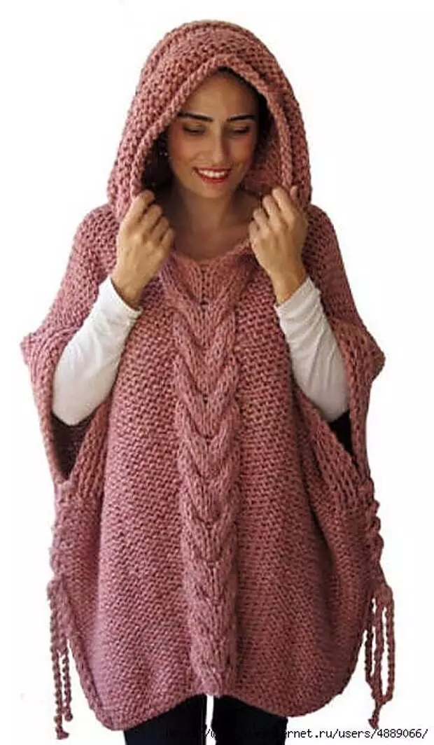 Naka-istilong Poncho Hooded - Universal at cozy niniting na damit