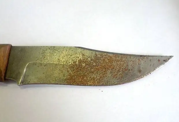Sådan fjerner du Rust dig selv med en kniv?