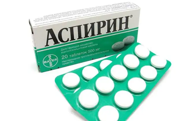 Tablety aspirin.