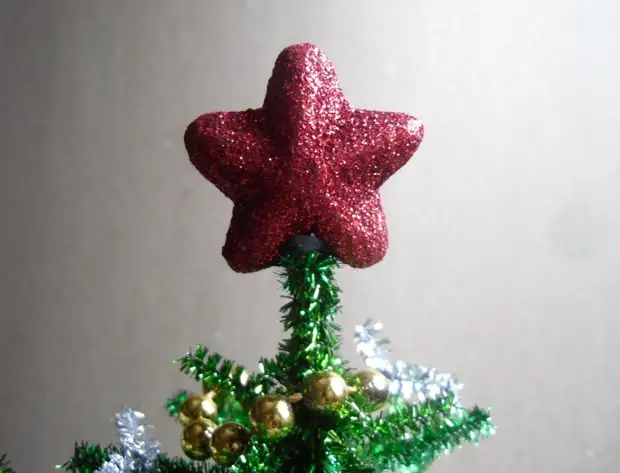 Weihnachtsbaum aus Lametta Tun Sie es selbst. Neujahrsmeisterklasse