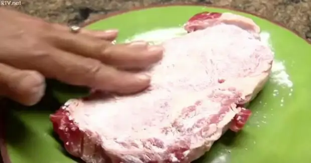 Es por eso que rociando la carne de soda de alimentos antes de cocinar es una gran idea!