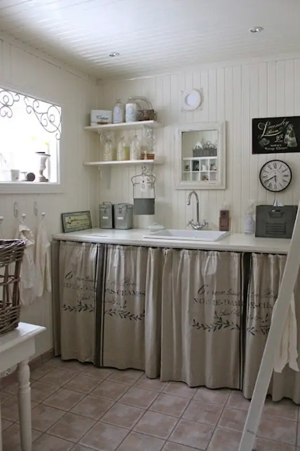 Foto: cucina e sala da pranzo in Provenza e stile paese, scandinavo, moderno, arredamento interno, casa, decorazioni per la casa, impianti di stoccaggio, tende - Foto su Inmyroom.RU