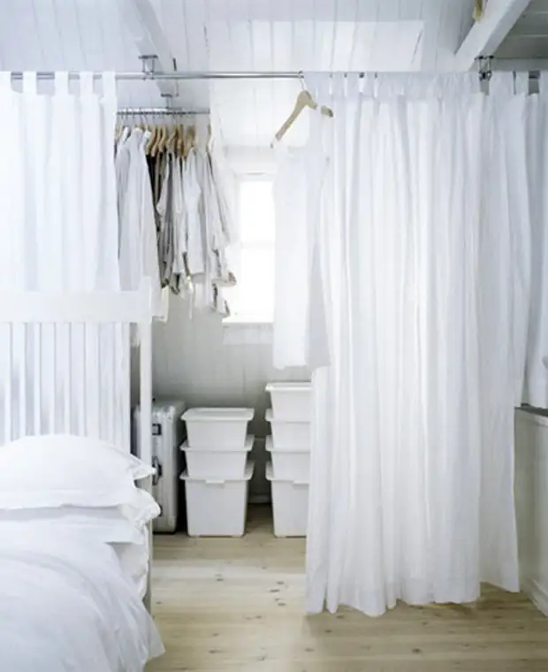 Gratuite: Chambre en style scandinave, décoration intérieure moderne, maison, décoration de la maison, systèmes de rangement, rideaux - Photo sur inmyroom.ru