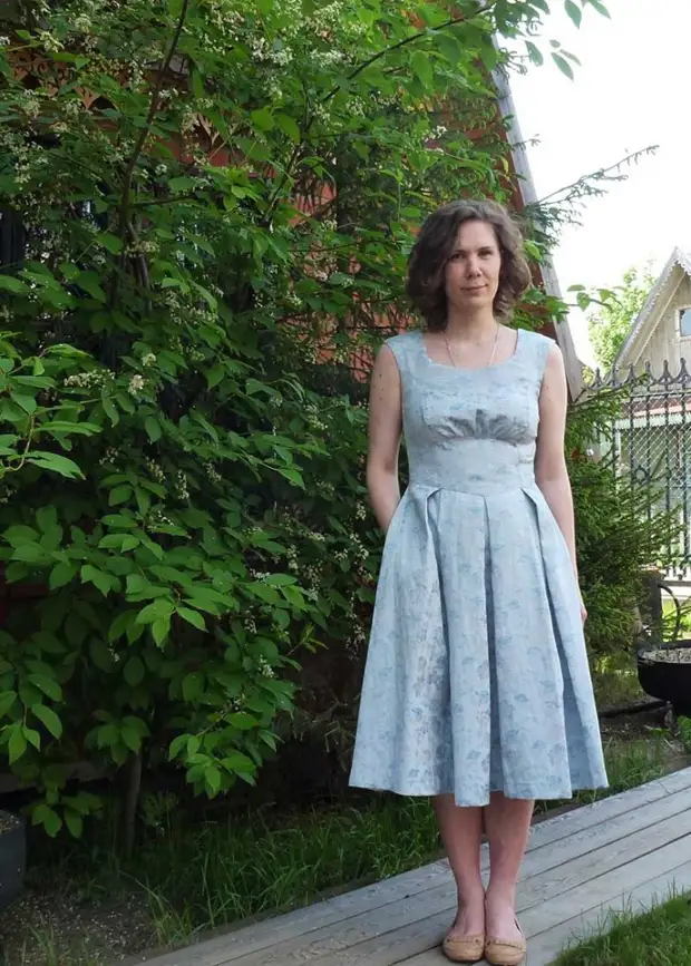 Hoe kom je op en naaien een nieuwe jurk: mezelf ontwerper