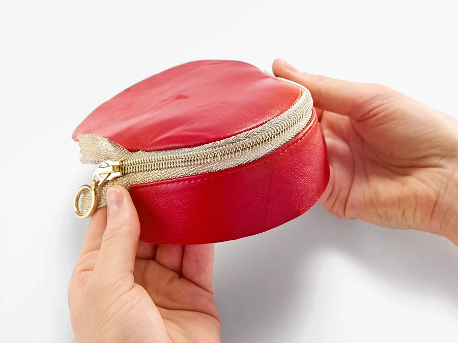 Sidd Trend: Mikro-Handbag op de Handgelenk