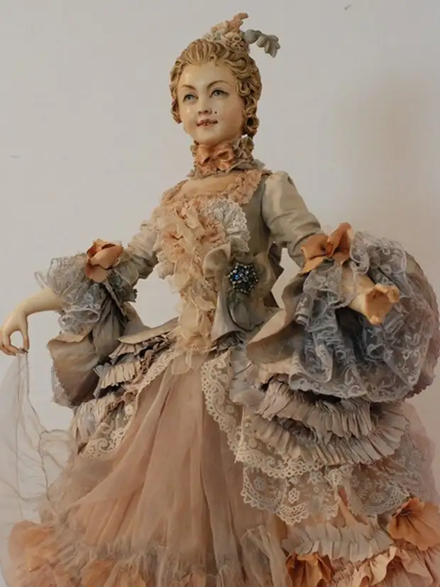 Master of Art Doll Julia Schililin és a romantikus szépségei