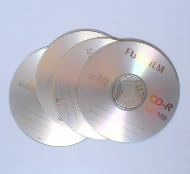 CD's (400x365, 90KB)