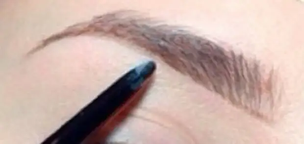 Eyebrow leiðrétting einn: Skref fyrir skref leiðbeiningar