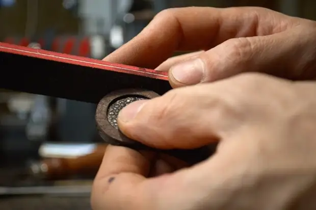 From simple to complex, or how the leather bracelet was done with the KonCho from the bracelet coins, do it yourself, do it yourself