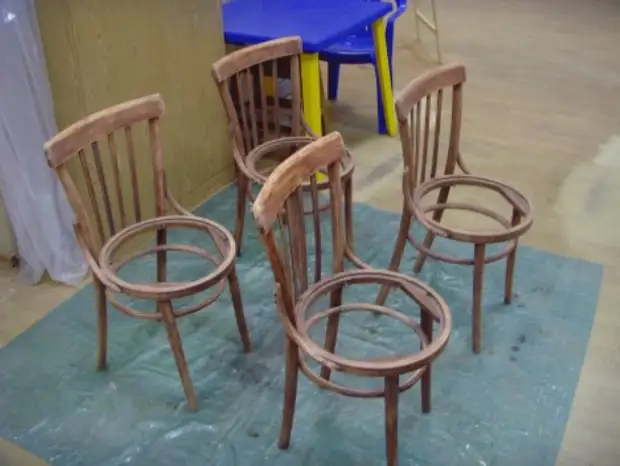 Perubahan kerusi lama ... Kami membongkar kerusi di bahagian sebagai pereka!