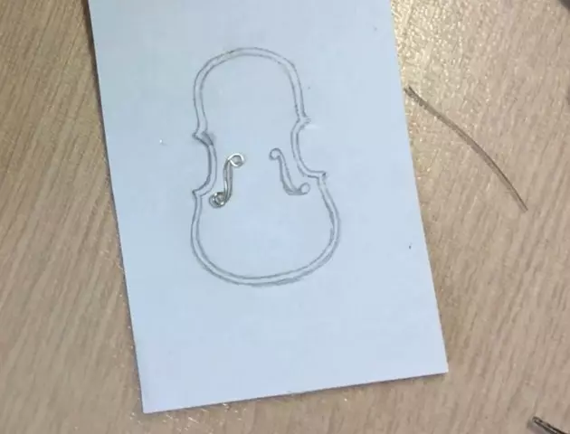 Broat violin ndi maluwa