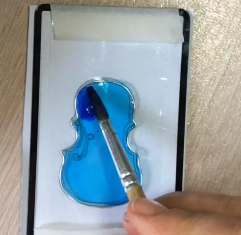 Broat violin ndi maluwa