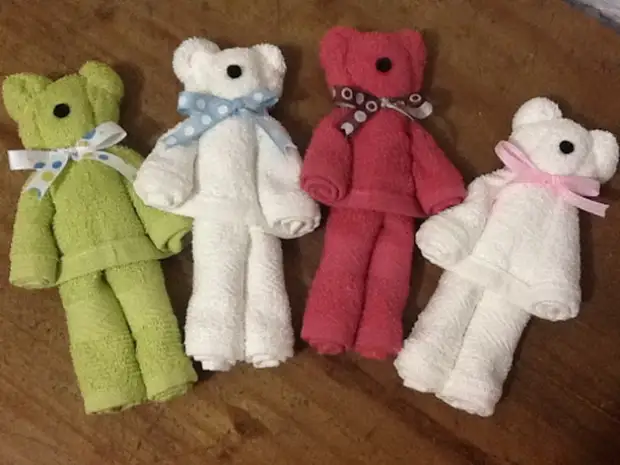 How to make a bear from towels and gum for a gift: Step by step instructions