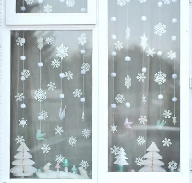 Tâm trạng lễ hội: Cách trang trí cửa sổ cho năm mới