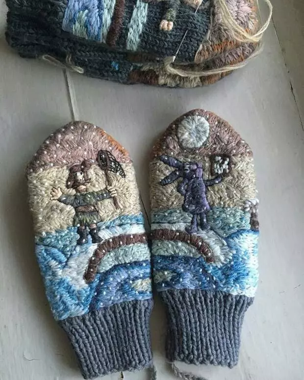 Nekredebla brodita lano MITTENS de Yulia Tikhankova