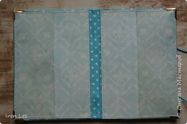 Hallo voor alle inwoners van het land en zijn gasten. Ik blijf textielhoezen voor een paspoort weergeven. Deze twee covers worden op bestelling gemaakt. Gevraagd om twee identieke covers te maken. Volledig zwart en precies met dergelijke uilen. Foto 14.