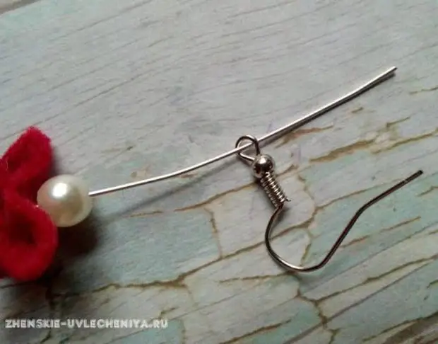 Boucles d'oreilles en feutre tendres avec des fleurs