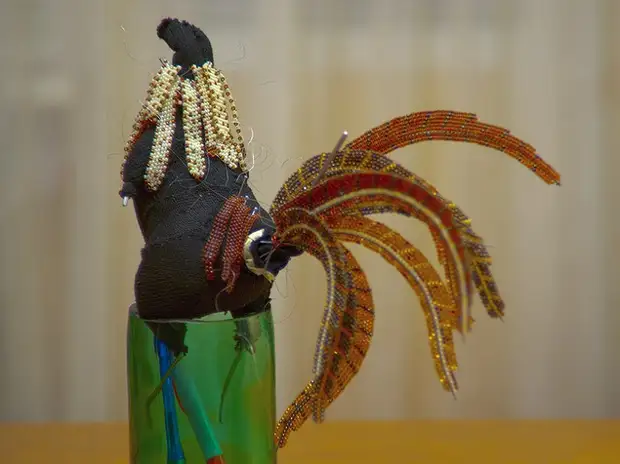 Realistiese beeldhouwerke van krale met hul eie hande, doen, skoonheid, kralewerk