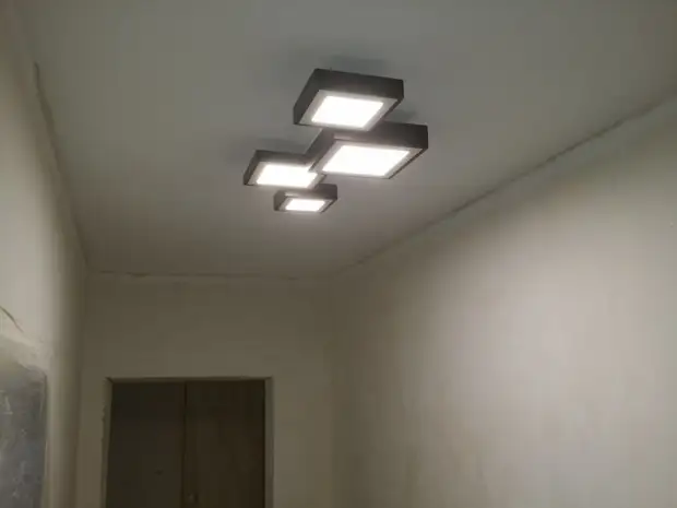 Stropní lampa to udělá sami