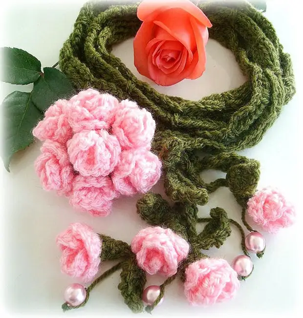 Stunning knitted bracelets, earrings, necklace. Inspire!