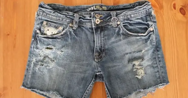 Buat dari seluar pendek denim biasa yang bergaya: 8 kelas induk