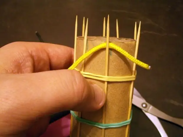 Weaving nodes.