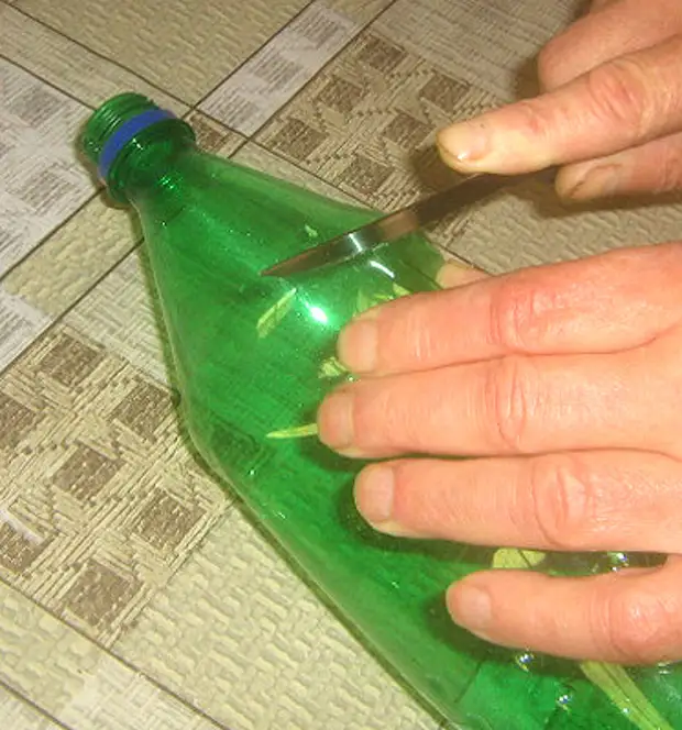 Spalvų gamyba iš plastikinių butelių