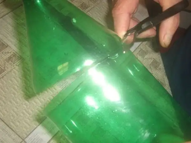 Produksyon ng mga kulay mula sa mga plastic bottle