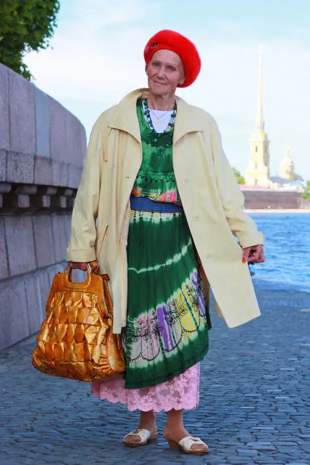 9. Valentina Aleksandrovna, ອາຍຸ 72 ປີ. St. Petersburg