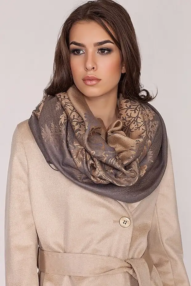 Scarves, pantiness, shawls. A na-ejikarị ụzọ dị mma