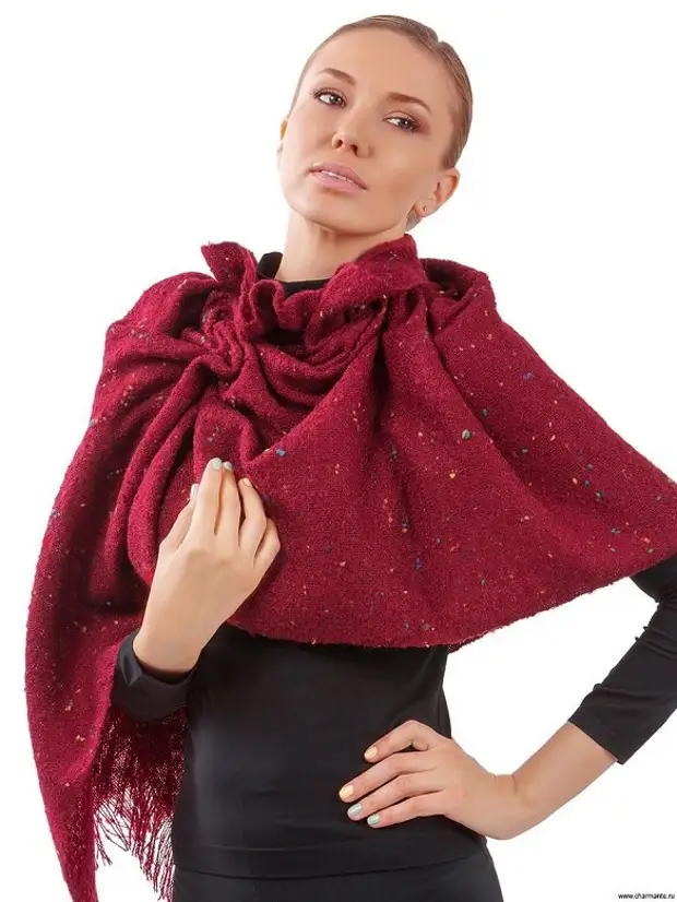 Scarves, pantiness, shawls. A na-ejikarị ụzọ dị mma