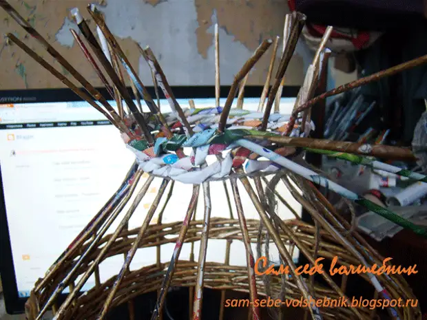 Konyhai lámpa madárcellák formájában papírból