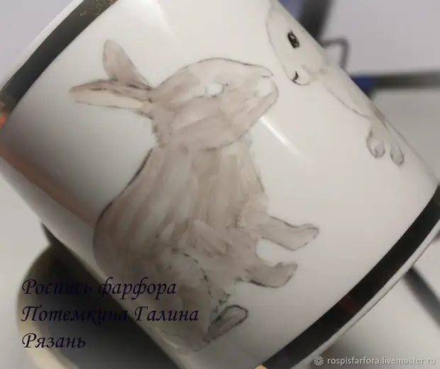 Majstrovská trieda na očarujúcej maľbe porcelánu. Časť 1