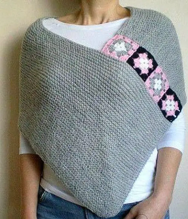 Hevitra mahaliana ho an'ny mpankafy knitting: poncho-cape rectangular